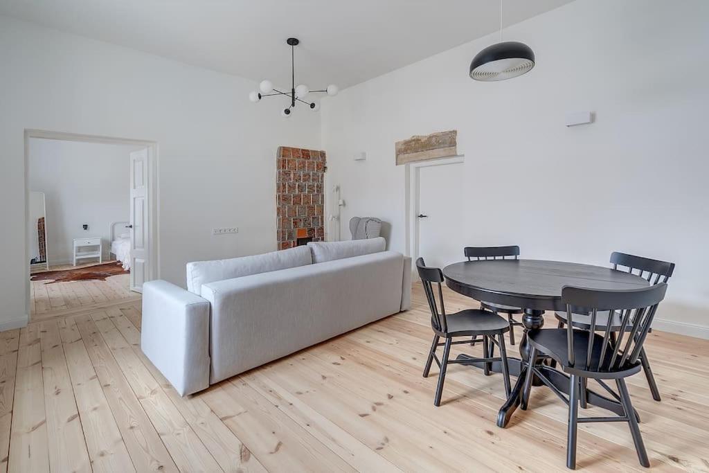 Spacious 2-Bedroom Flat In Old Town By Urban Rent VNO Eksteriør billede