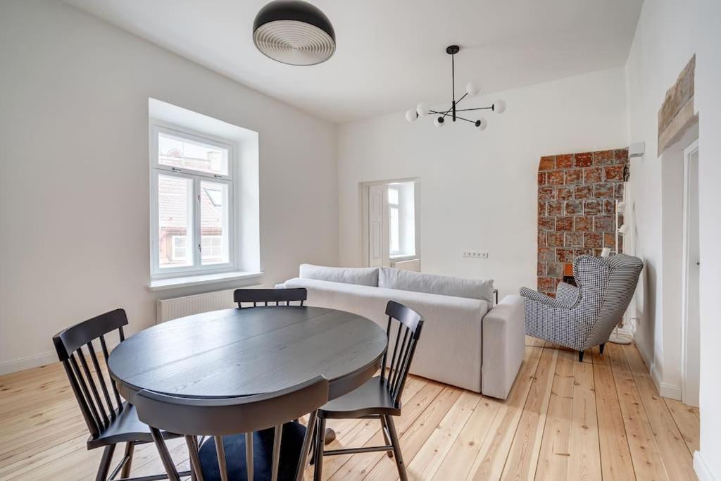 Spacious 2-Bedroom Flat In Old Town By Urban Rent VNO Eksteriør billede